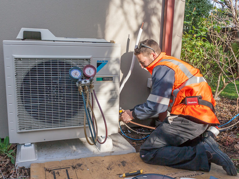 Heat Pump Servicing - DFrost Heat Pumps and Air Conditioning